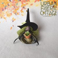 Plant lover Green Witch doll 