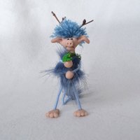 Freddy - Blue Impling holding a frog!