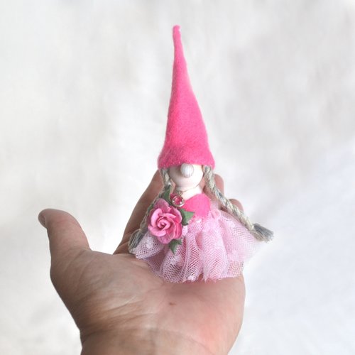 Valentine Love Gnome Peg dolls